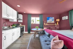 *5 min to WORLD CUP* & Med Center: Gated Chic Loft - Image 3