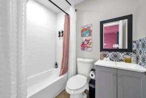 *5 min to WORLD CUP* & Med Center: Gated Chic Loft - Image 4