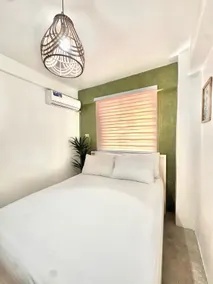 2BR w/ Kitchen Balcony | 1-Min Walk to White Beach - Image 4