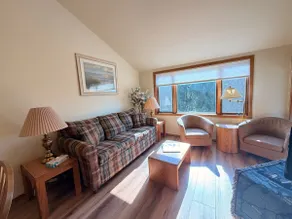 Quiet & Clean 2nd-Floor Retreat in Door County - Image 2