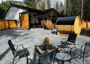 Glacier Run @ Rainier: Hot Tub, Sauna, Movie + EV - Image 2