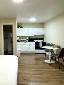 Cozy Studio in Weed | Easy Stay - Image 4