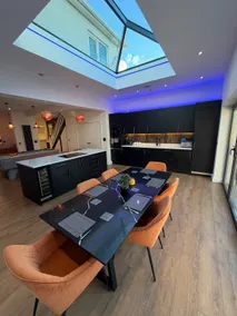 Modern 3 bed home with a hot tub - Image 2