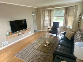 Private Jefferson Park Home - Image 4