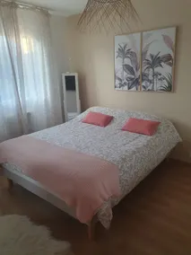 Family home ideally located in Brittany - Image 3