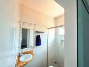 Pet-friendly apartment with balcony + STREET VIEW, TV and 2 bedrooms! - Image 5
