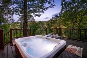 4BR Riverfront Cabin · Hot Tub · Gourmet Kitchen - Image 5