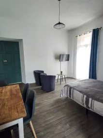 Charming studio with balcony & parking – ideal for a getaway - Image 4
