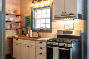 Quiet Retreat Nestled by Trees – Waterfront Access - Image 3