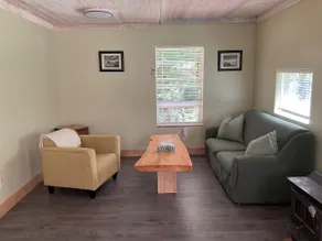 The Cozy Green Cottage - Image 4