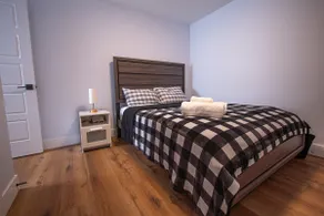 Richies Place Modern 2BR, Parking & Private Entry - Image 5