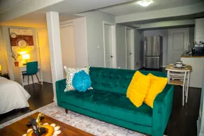 A luxurious one bed apartment and kitchenette - Image 3