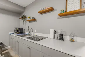 Spacious, modern 1 bed 12 min from EWR&Arcade - Image 4