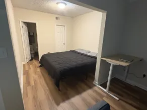 Downtown Getaway/Free Parking - Image 3