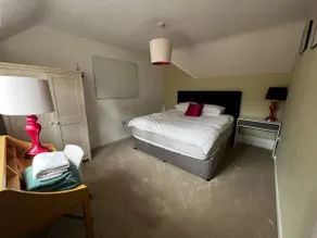Peaceful countryside coachhome - Image 3