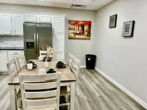 3 BR -Queens, 2 Bath, workers welcome - Image 3