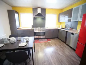 Apartment with wood-burning stove + terrace - Image 4
