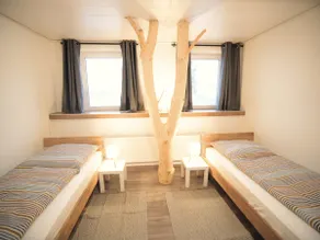 Apartment with wood-burning stove + terrace - Image 2