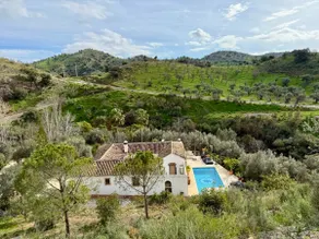 Authentic Luxury Villa in Oasis with Pool close to Malaga - Image 3