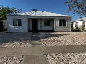 New Cottage/ 4 queen beds, family or working crew - Image 2