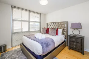 2BR in Theatre District 1782 - Image 3