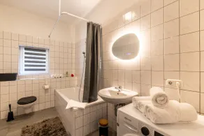 HohnsteinOase-Infrared Sauna-3 Bedroom-Parking - Image 5