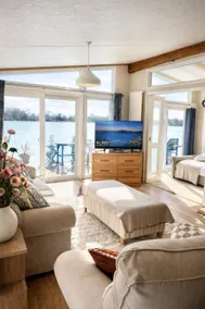 Lodge : Beautiful Lake View & Sleeps 6, 2 bathroom - Image 2