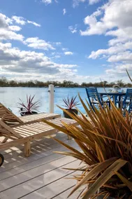 Lodge : Beautiful Lake View & Sleeps 6, 2 bathroom - Image 4