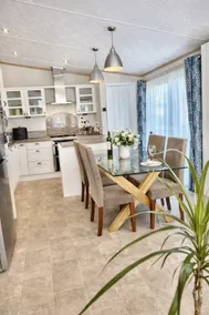 Lodge : Beautiful Lake View & Sleeps 6, 2 bathroom - Image 3