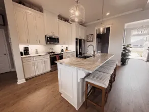 10 min to Wild Adventures | 4BR Family Home - Image 3