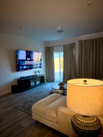 Cozy 2BD/2BA Luxury Oasis in Southwest Bakersfield - Image 2