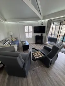 Unique Octagon Cabin, Private and Peaceful - Image 3