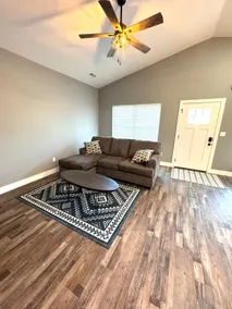3 bed 2 bath close to Columbia - Image 2
