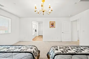 Cozy 5BR House • Near Airport, Colleges & Expo - Image 4