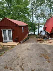 Visit The Lyons' Den and enjoy the lake for less! - Image 3