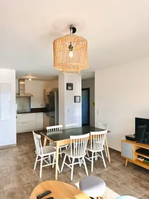 Spacious 3-room apartment with Large Terrace - Image 4