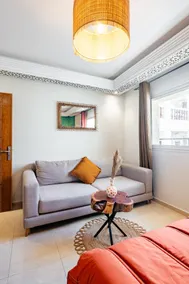 modern sunny studio - Image 2
