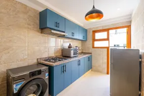 modern sunny studio - Image 4