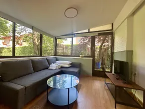 Incredible house with garden - Image 3