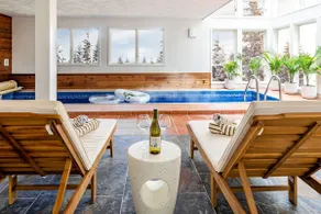 Luxurious 3Bdrm with indoor heated Pool year round - Image 2