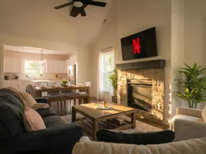 5 minutes to town! Emerald Ferns Cottage - Image 4