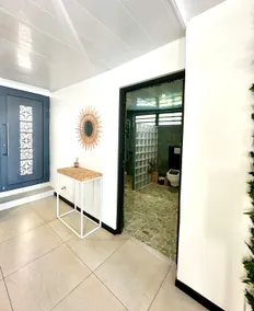 The Rainbow Suite Rental - Image 5