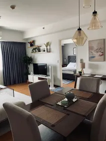 Deluxe One-Bedroom Condotel with City view - Image 2