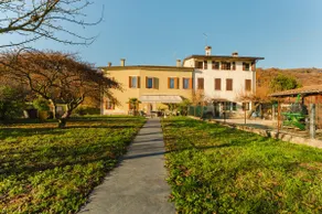 Castelcucco Hills: Private Parking & Wi-Fi - Image 3