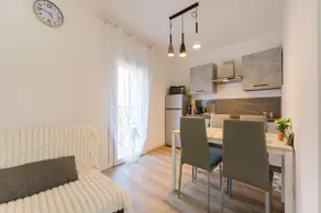 Castelcucco Hills: Private Parking & Wi-Fi - Image 2