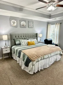 Cozy, Modern 3 Bedroom Home - Image 5