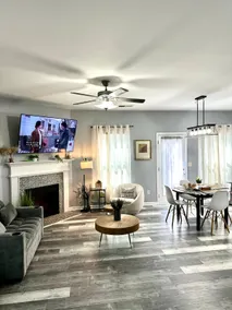 Cozy, Modern 3 Bedroom Home - Image 2