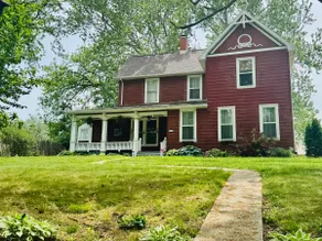 RoseHill-HOT TUB + historical luxury, huge yard - Image 3