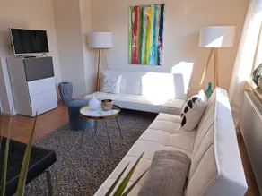 Beautiful old building apartment in central downtown location - Image 2