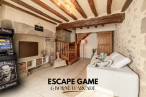 Peaceful stone haven, arcade & escape room, Puy du Fou - Image 2